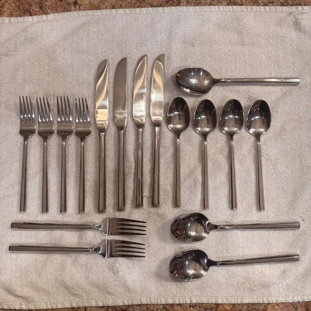 Upscale Modern Stainless Flatware 17 Piece Set‎  Heavy Square Handle Silverware